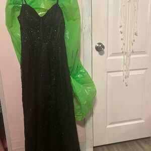 Elegant Black Evening Dress